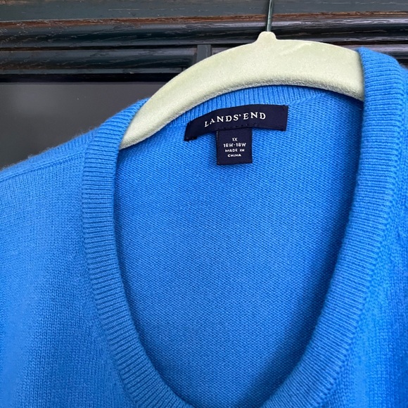 100% Cashmere Lands' End Women’s Vibrant Blue Twin Sweater Set - Picture 2 of 6